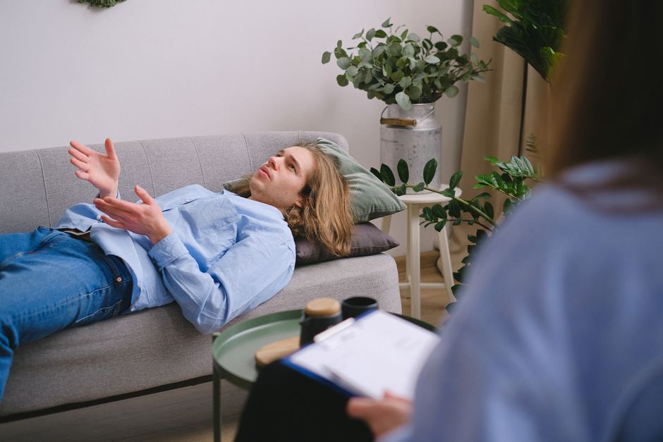 TCC, psychanalyse, systémique : les différences